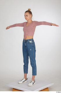 Kate Jones blue jeans casual dressed pink long sleeve t…